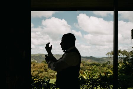 groom getting ready at la fortuna