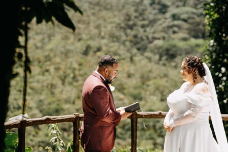 couple at la fortuna arena getting married